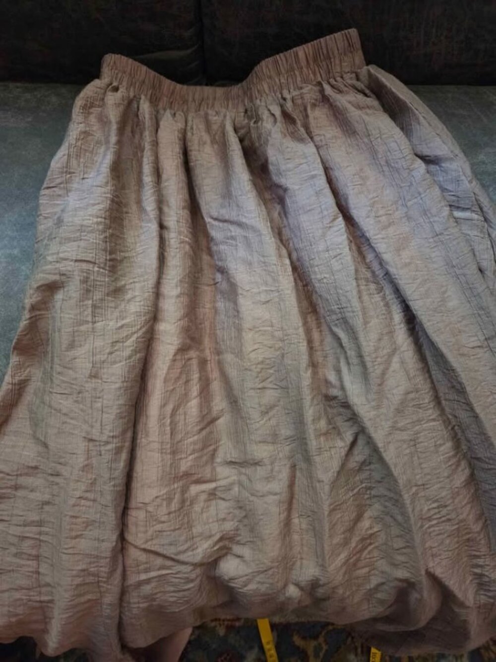 Womens tan color midi skirt size medium has pockets